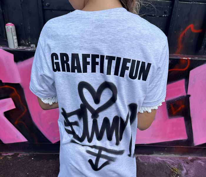 Graffiti shirt met eigen naam jarige